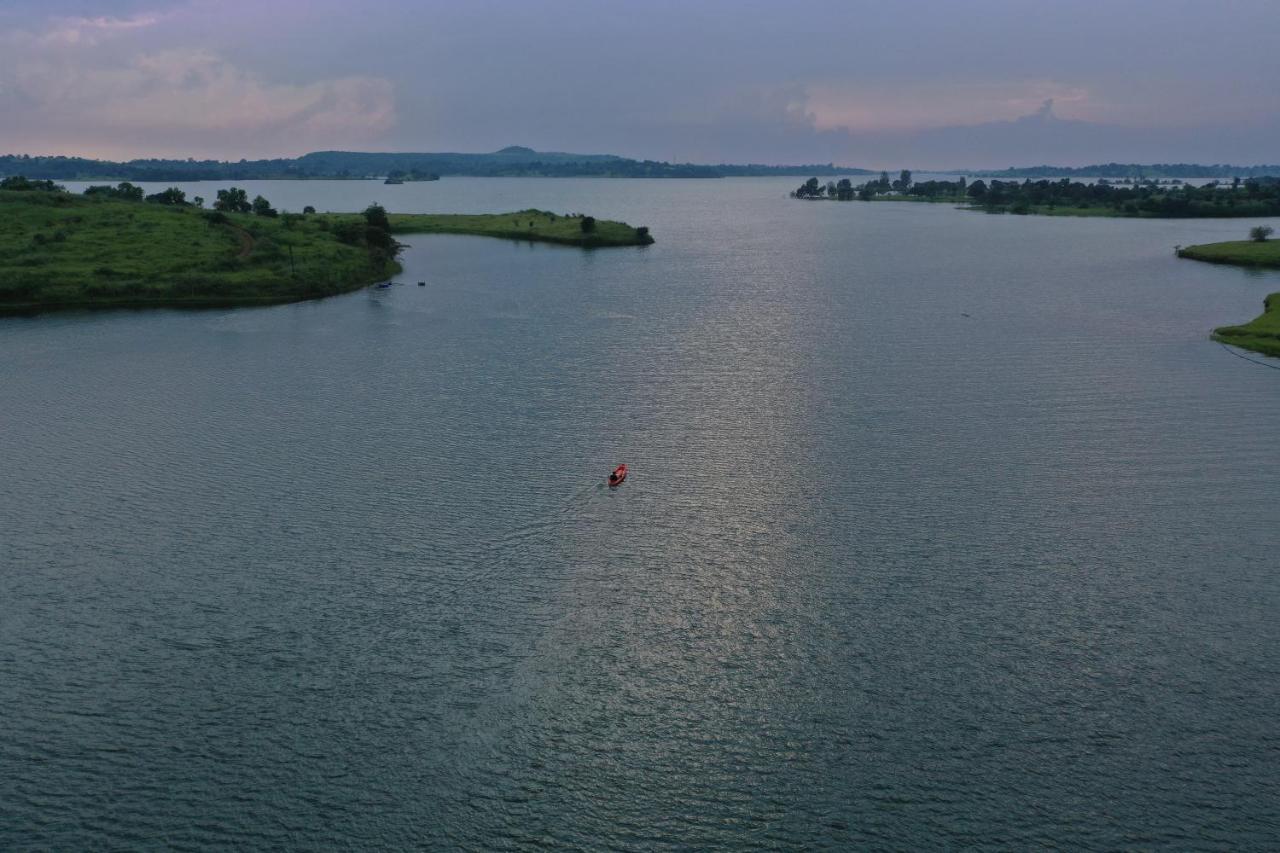 Jayshin Lake Vaitarna Resort - Igatpuri Exterior photo